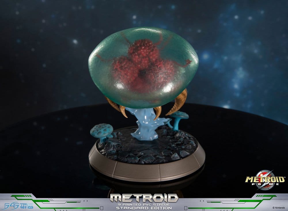Metroid Prime Figura PVC Metroid (Standard) (Glow in the Dark) 21 cm