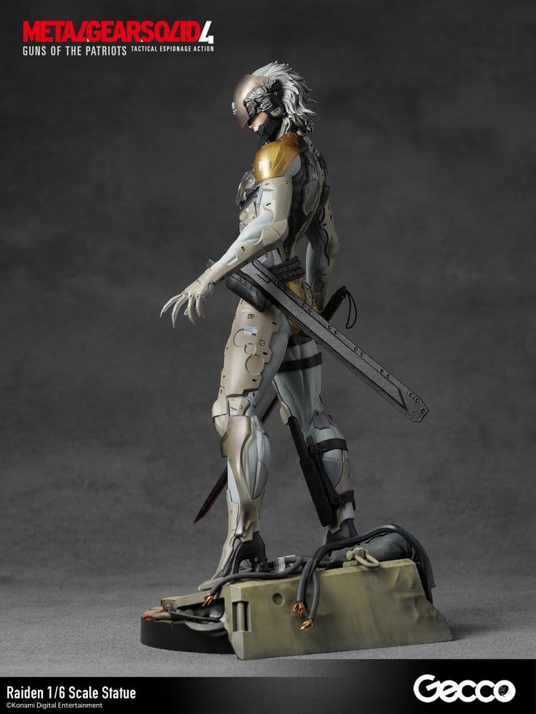 Metal Gear Solid 4 Guns of the Patriots Estatua 1/6 Raiden 32 cm