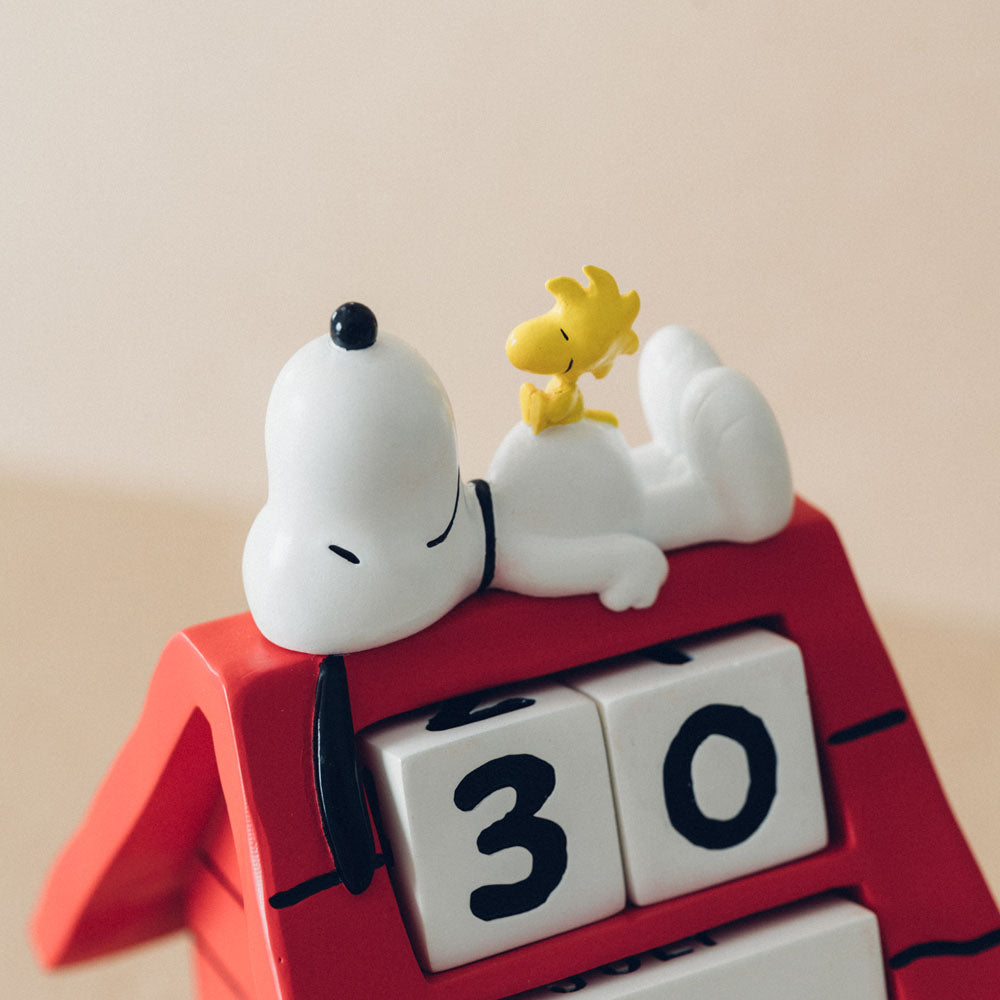 Peanuts Calendario perpetuo 3D Snoopy Caseta para perros