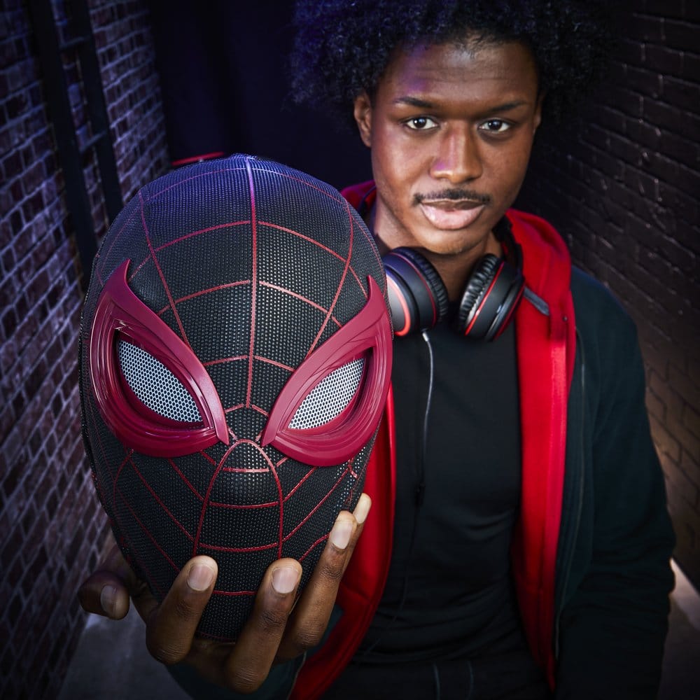 Spider-Man: Miles Morales Marvel Legends Máscara Electrónica Expresiva
