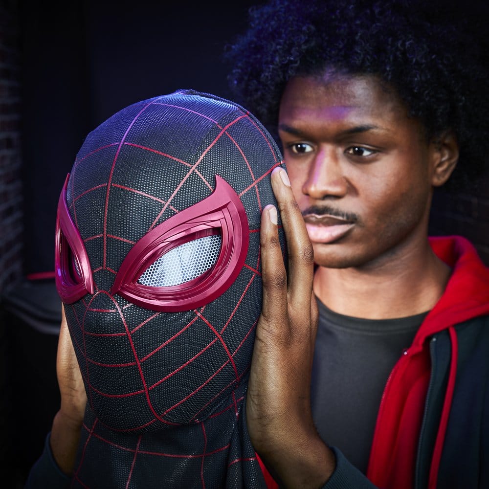Spider-Man: Miles Morales Marvel Legends Máscara Electrónica Expresiva