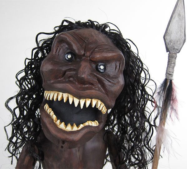 Los Enigmas de Karen Estatua Zuni Warrior 38 cm - Z POP Toys