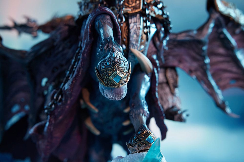 World of Warcraft Estatua The Lich King & Invincible 68 cm