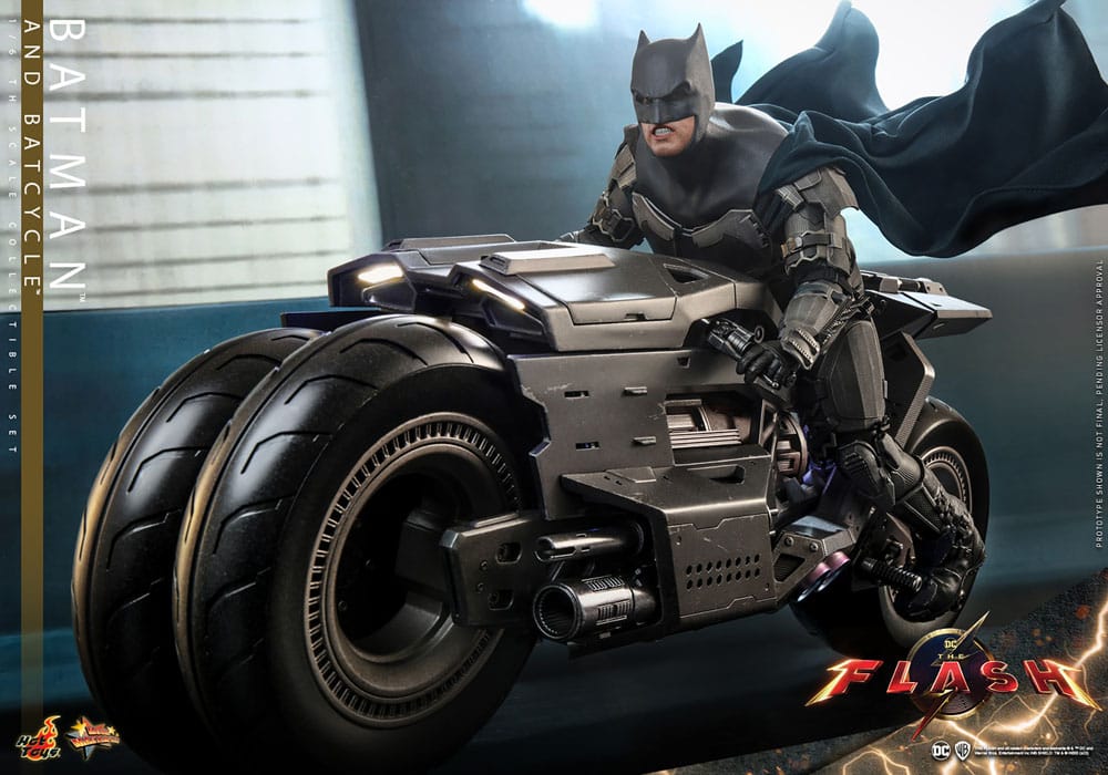 The Flash Figura con Vehículo Movie Masterpiece 1/6 Batman & Batcycle Set 30 cm