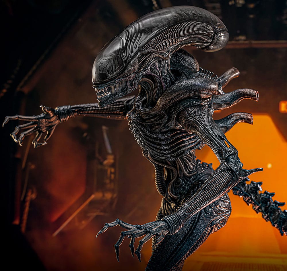 Alien: Romulus Figura Movie Masterpiece 1/6 Scorched Xenomorph 44 cm