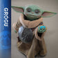 Star Wars: The Mandalorian & Grogu Figura a escala real Grogu 38 cm