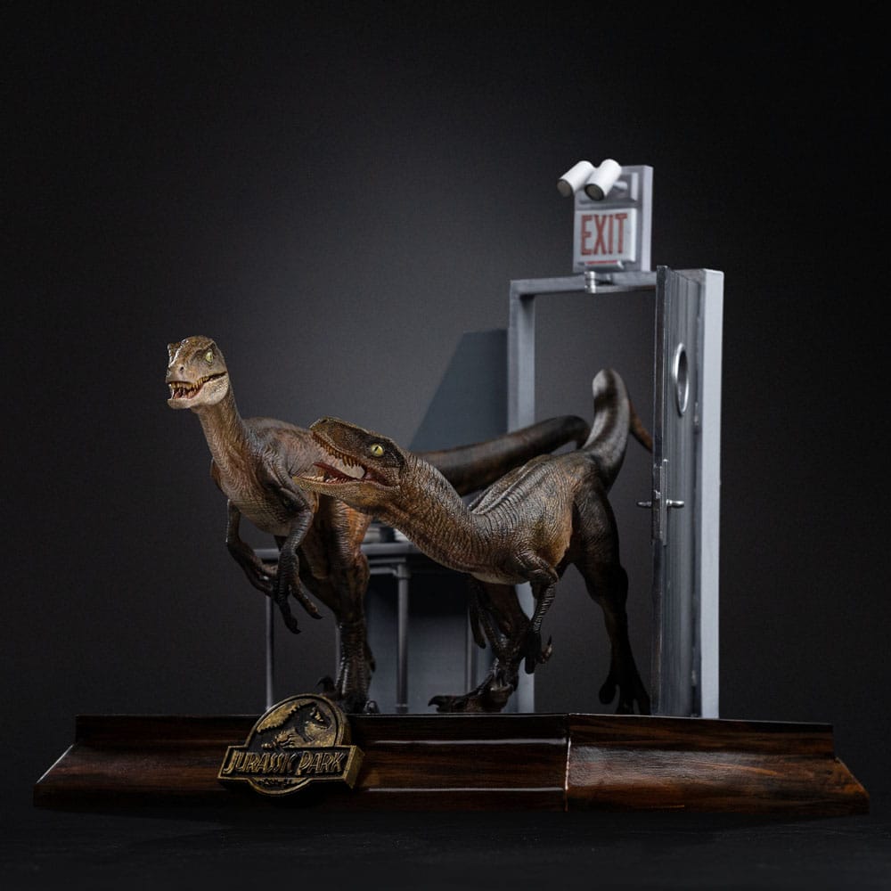 Jurassic Park Estatua 1/10 Art Scale Raptors at the Kitchen's Door 28 cm - Z POP Toys