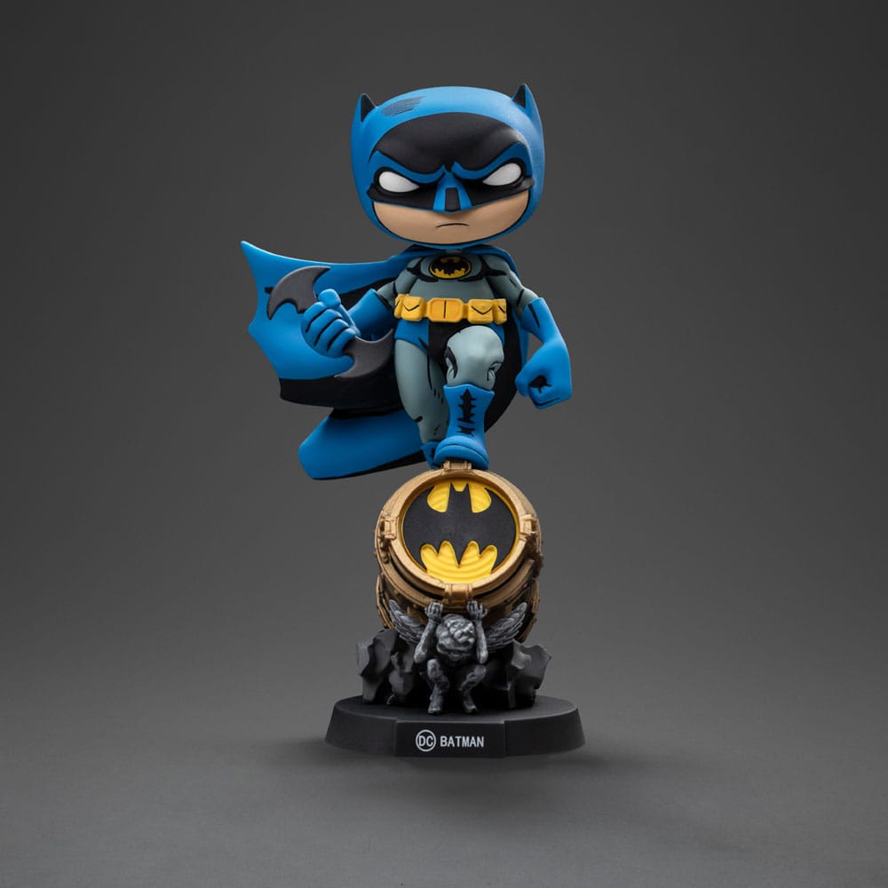 Batman Minifigura Mini Co. PVC Batman on Bat-Signal (Blue Variant) 15 cm