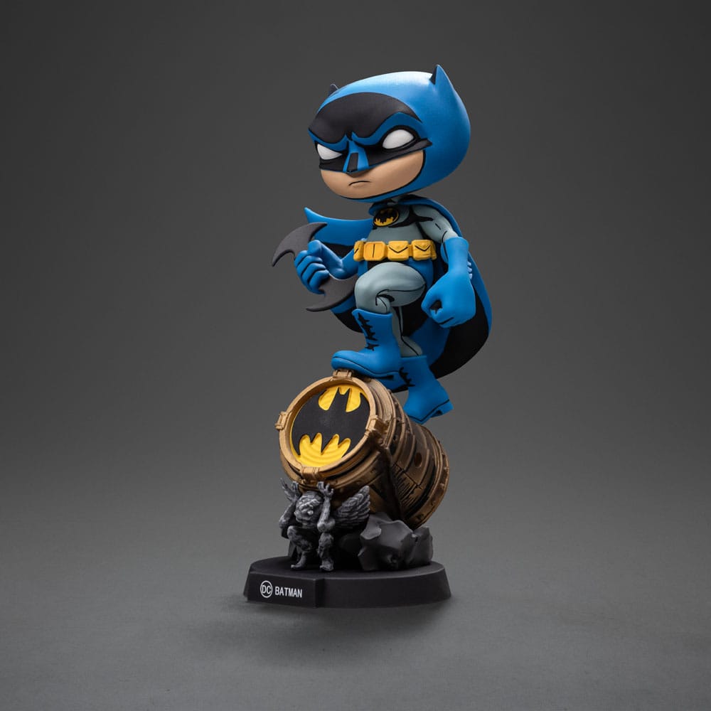 Batman Minifigura Mini Co. PVC Batman on Bat-Signal (Blue Variant) 15 cm