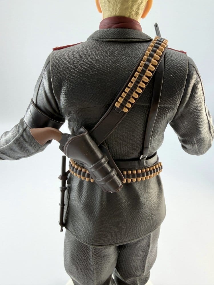 Metal Gear Solid: Snake Eater Figura PVC Ocelot 20 cm