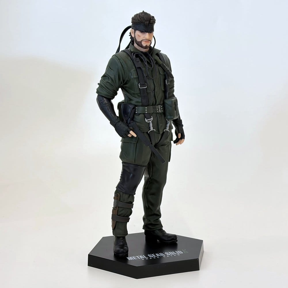 Metal Gear Solid: Snake Eater Figura PVC Naked Snake 20 cm