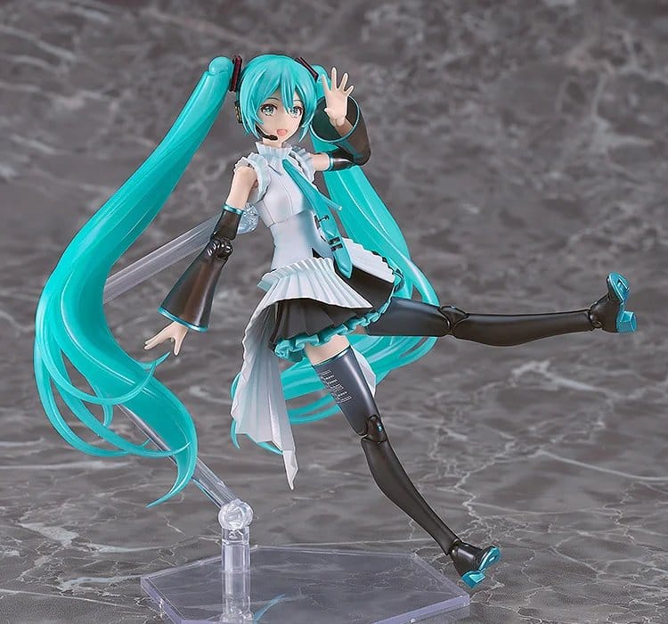 Character Vocal Series 01: Hatsune Miku Maqueta Plastic Model Kit Plamatea Happy 16th Birthday Ver. 16 cm