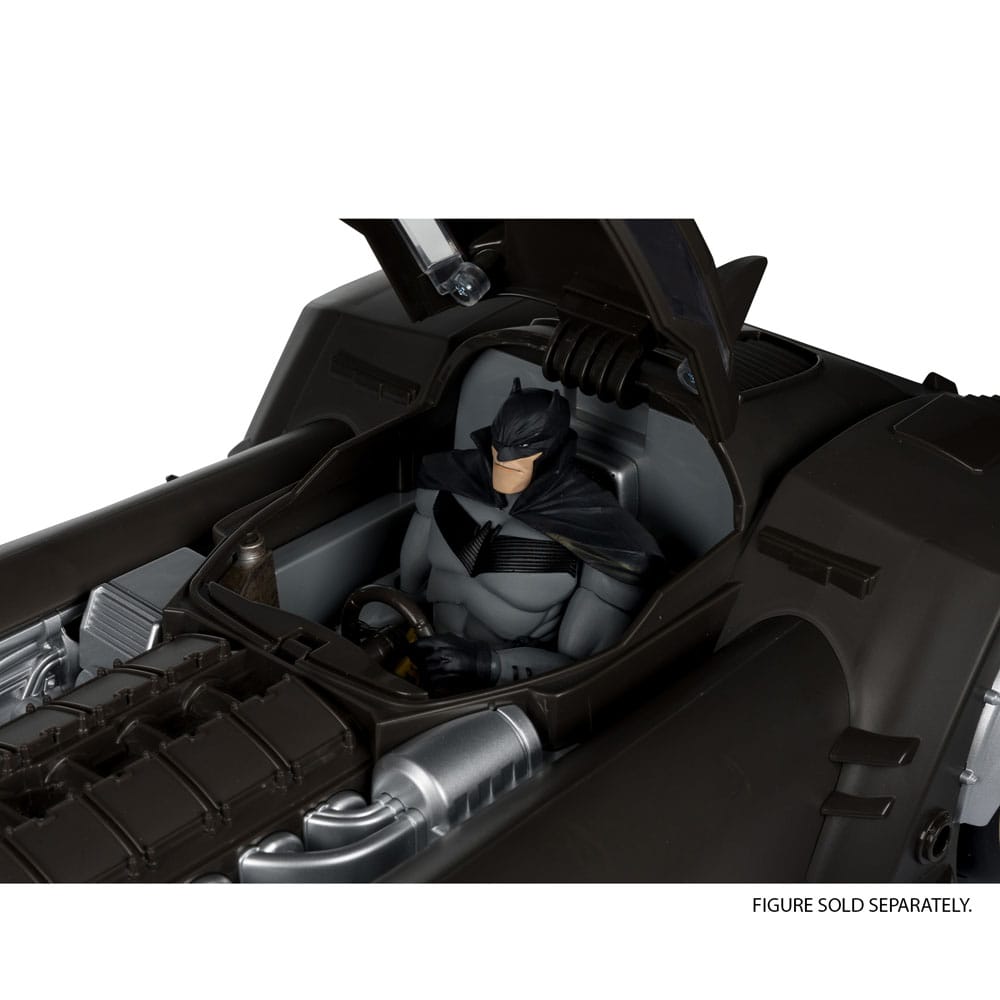 DC Multiverse Vehículo White Knight Batmobile (Gold Label) 18 cm