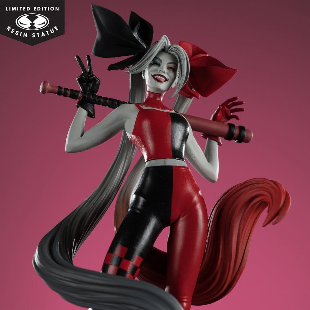 DC Direct Harley Quinn: Red, White & Black Estatua 1/10 Harley Quinn by Alex Garner 21 cm