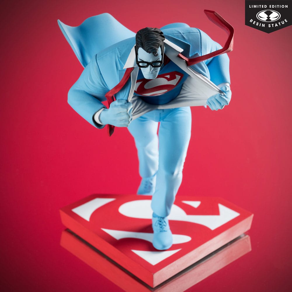 DC Direct Estatua 1/10 Superman Red and Blue: Superman by Clayton Henry Limited Edition 16 cm - Z POP Toys