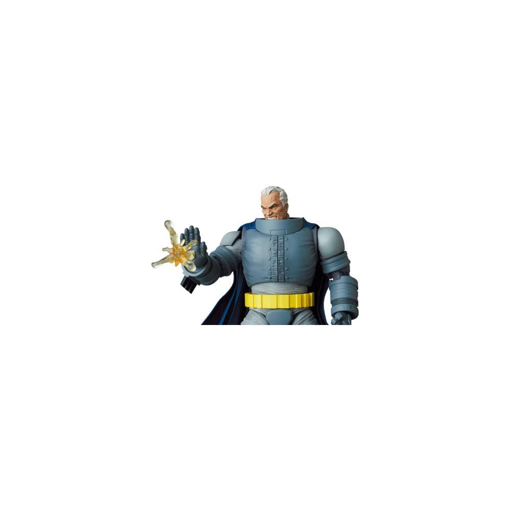 Batman Figura MAFEX Armored Batman (TDKR) 16 cm (re-run)