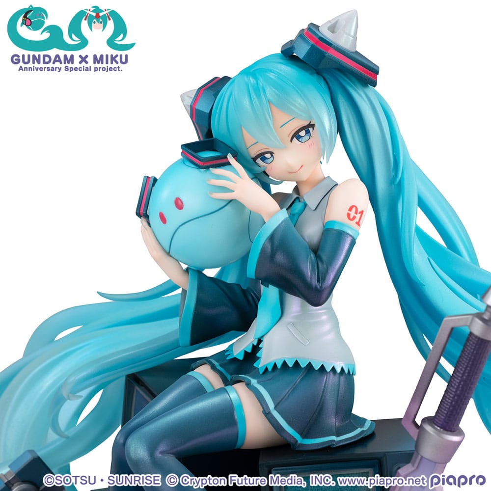Mobile Suit Gundam x Hatsune Miku Estatua PVC Lucrea Hatsune Miku x OO Gundam 45th Anniversary 17 cm - Z POP Toys