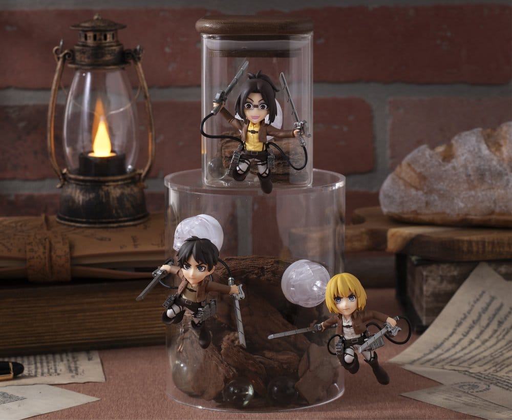 Attack on Titan Tobimas Figuras Mini Pack de 6 (with gift)