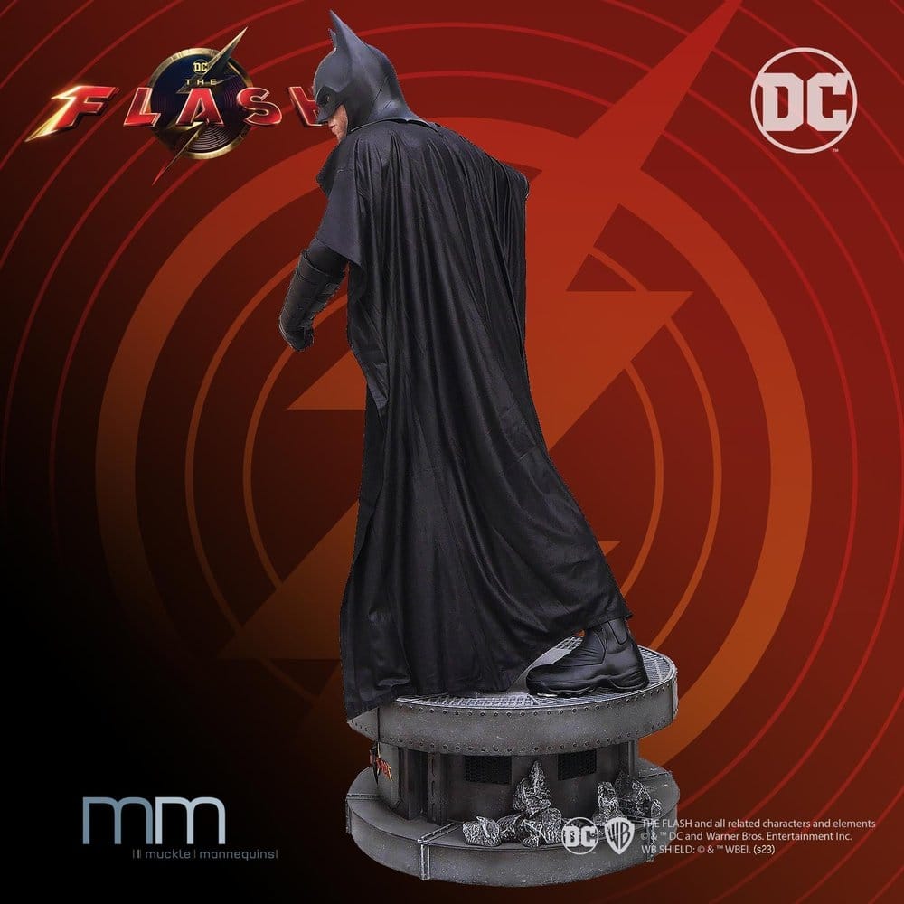 The Flash Estatua tamaño real Batman Keaton 228 cm