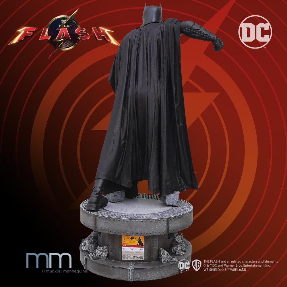 The Flash Estatua tamaño real Batman Keaton 228 cm