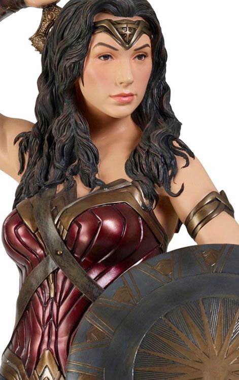 Wonder Woman Estatua tamaño real Wonder Woman 224 cm