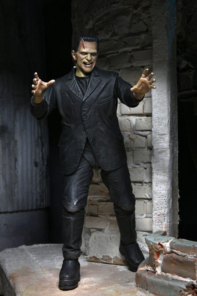 Universal Monsters Figura Ultimate Frankenstein's Monster (Color) 18 cm