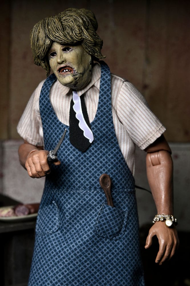 La Matanza de Texas Clothed Figura Leatherface with Old Lady Mask 20 cm - Z POP Toys
