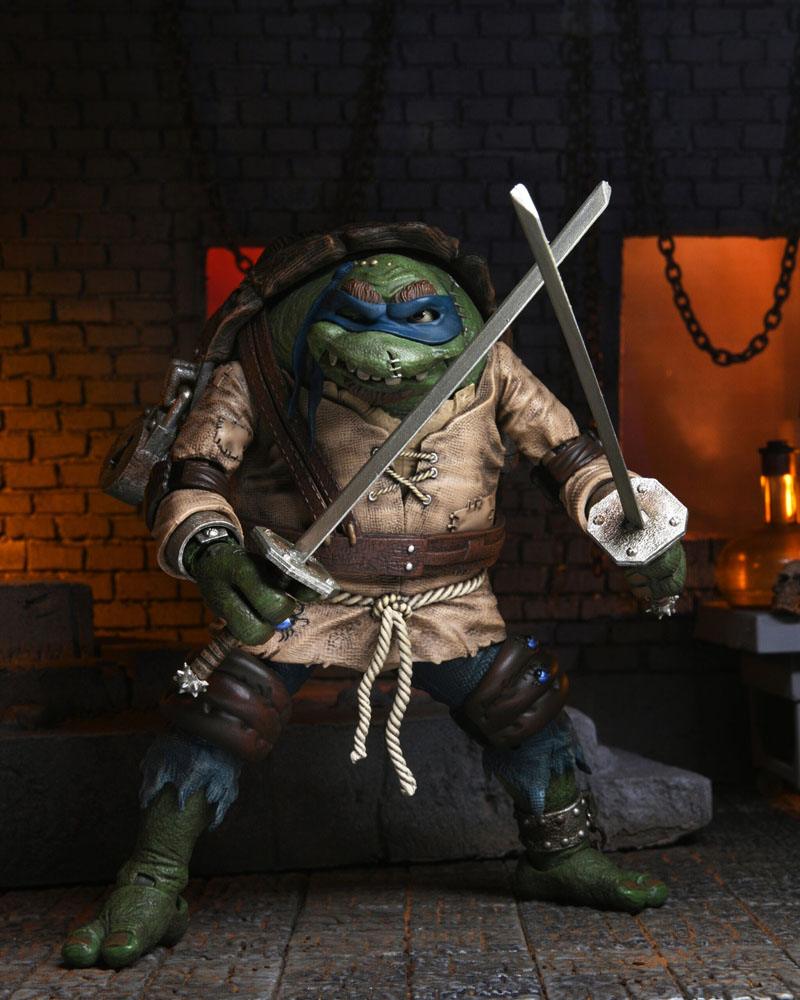 Universal Monsters x Teenage Mutant Ninja Turtles Figura Ultimate Leonardo as The Hunchback 18 cm