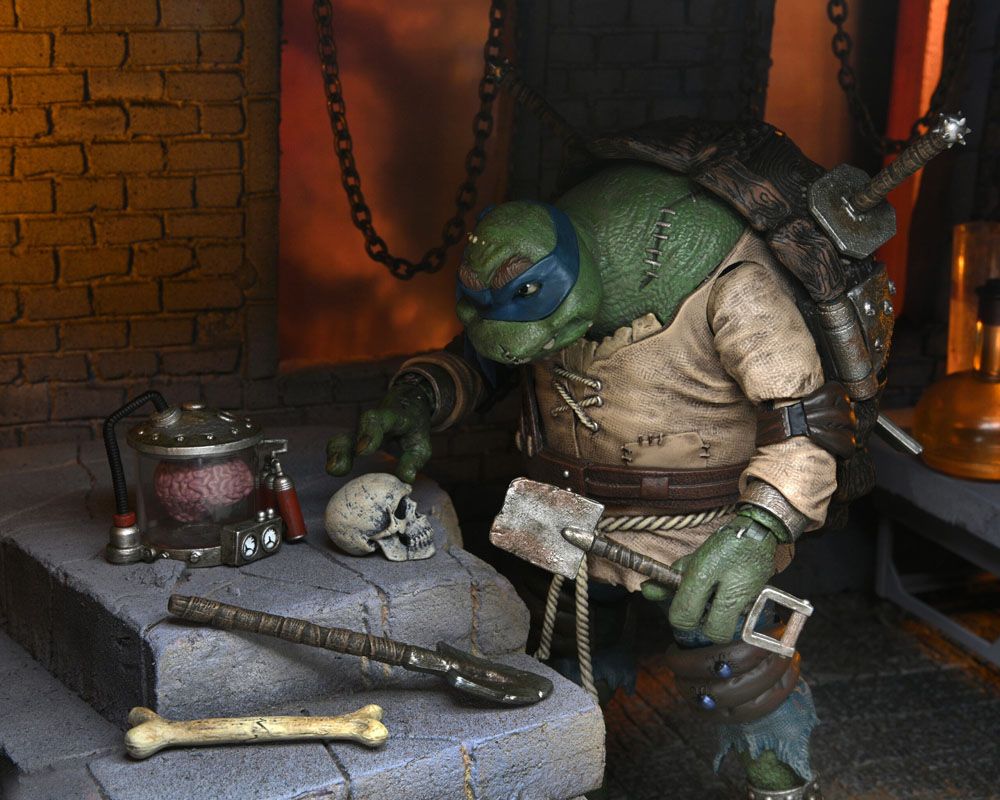 Universal Monsters x Teenage Mutant Ninja Turtles Figura Ultimate Leonardo as The Hunchback 18 cm