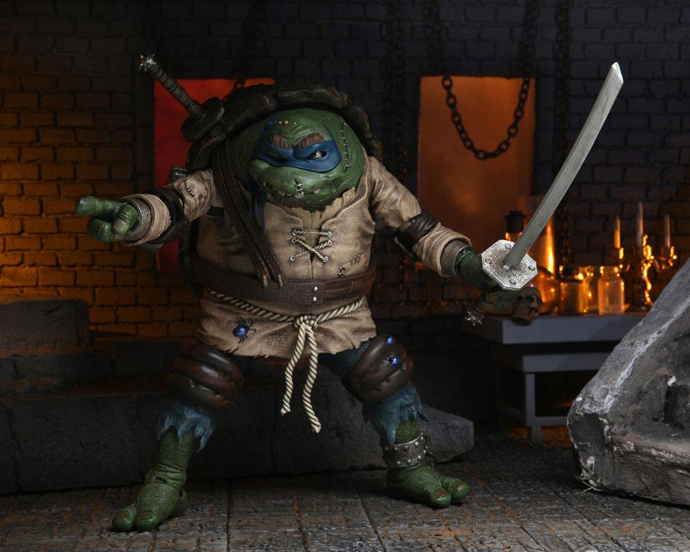 Universal Monsters x Teenage Mutant Ninja Turtles Figura Ultimate Leonardo as The Hunchback 18 cm