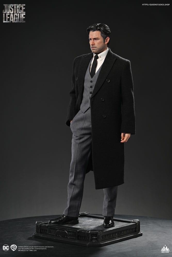 Justice League Estatua 1/4 Bruce Wayne (Ben Affleck) 51 cm - Z POP Toys