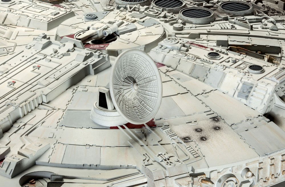 Star Wars Maqueta 1/72 Millennium Falcon 38 cm
