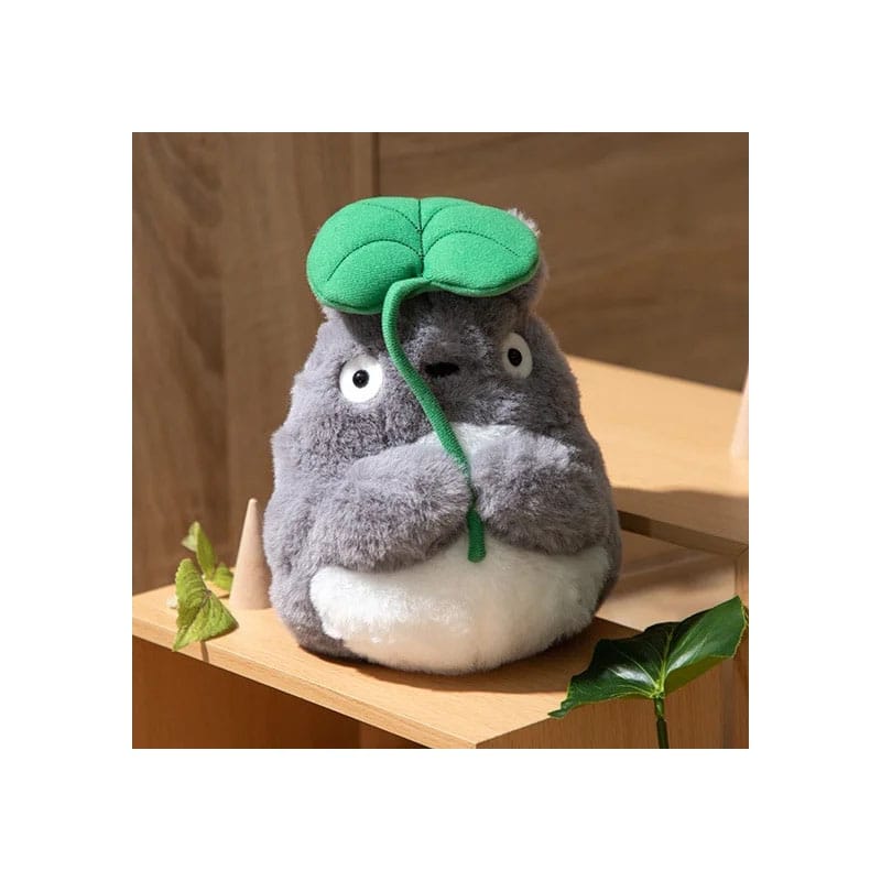 Mi vecino Totoro Nakayoshi Figura de peluche Big Totoro with leaf 21 cm