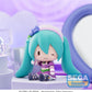 Character Vocal Series 01: Hatsune Miku Figura Fuwa Petit Chibi PVC Hatsune Miku x Love and Berry Dress Up and Dance! Sparkly Purple 8 cm - Z POP Toys