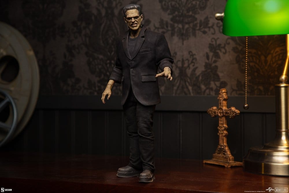 Universal Monsters Figura 1/6 Frankenstein (Collector Edition) 33 cm