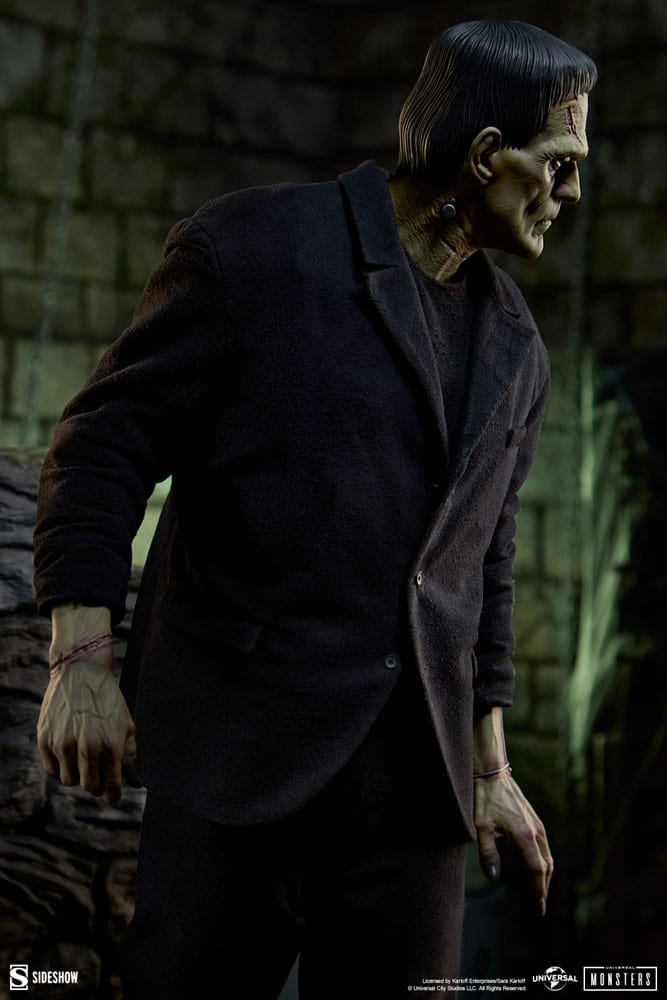 Frankenstein Estatua Premium Format Mixed Media Frankenstein (Fabric Costume) 57 cm - Z POP Toys