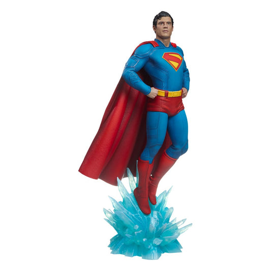 Superman (2025) Estatua Premium Format Superman 61 cm